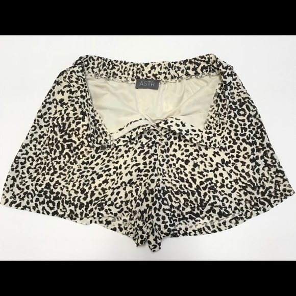 ASTR High Waist Cheetah Shorts - Picture 6 of 8